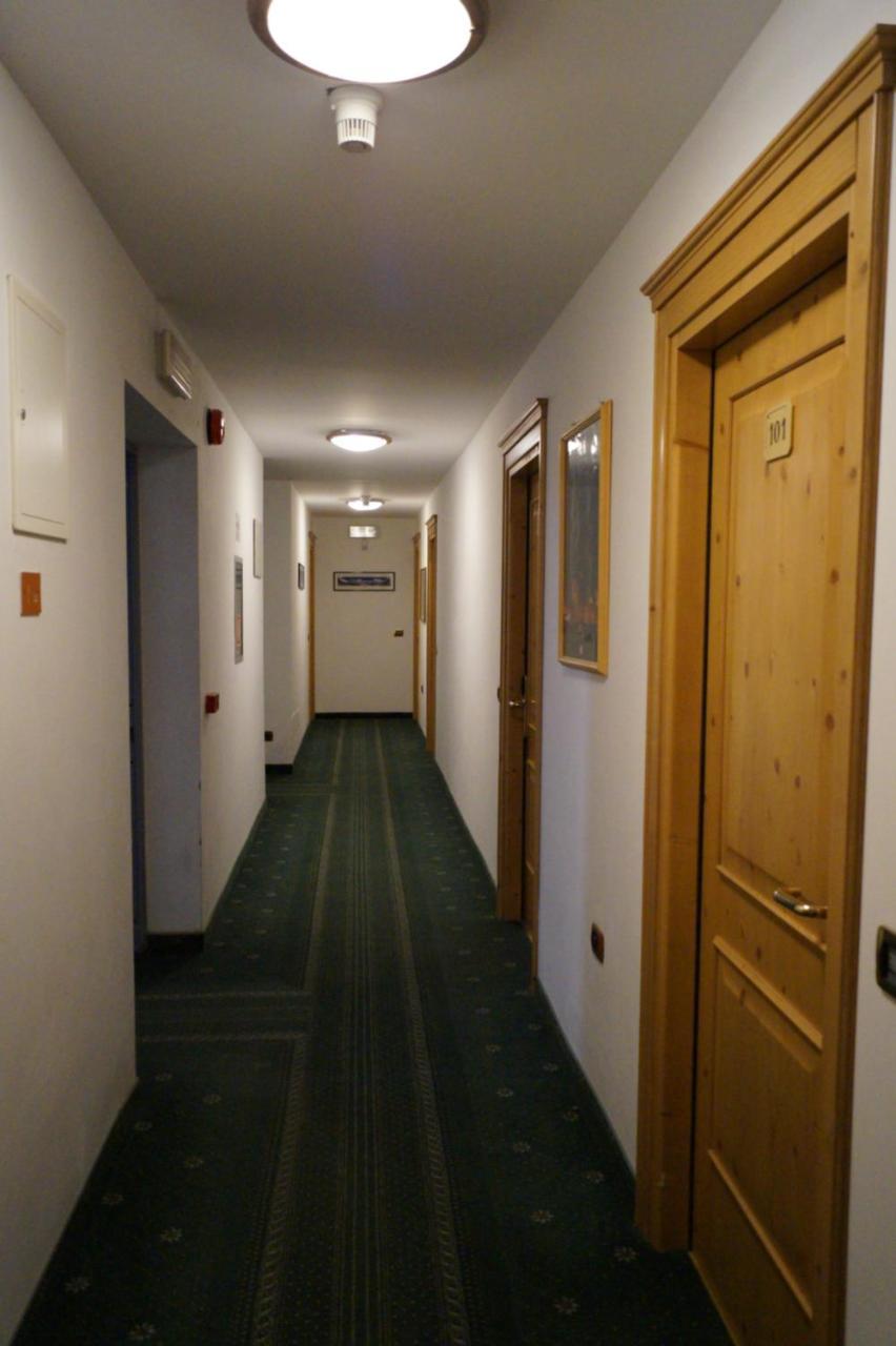 Maria Flora Hotel 3*